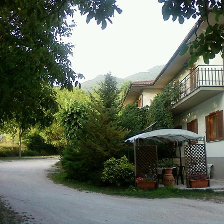 Albergo-Ristorante"Parco Alle Noci"Tra La Cascata Delle Marmore,Labro E Valle Santa Di S Francesco Rivodutri المظهر الخارجي الصورة