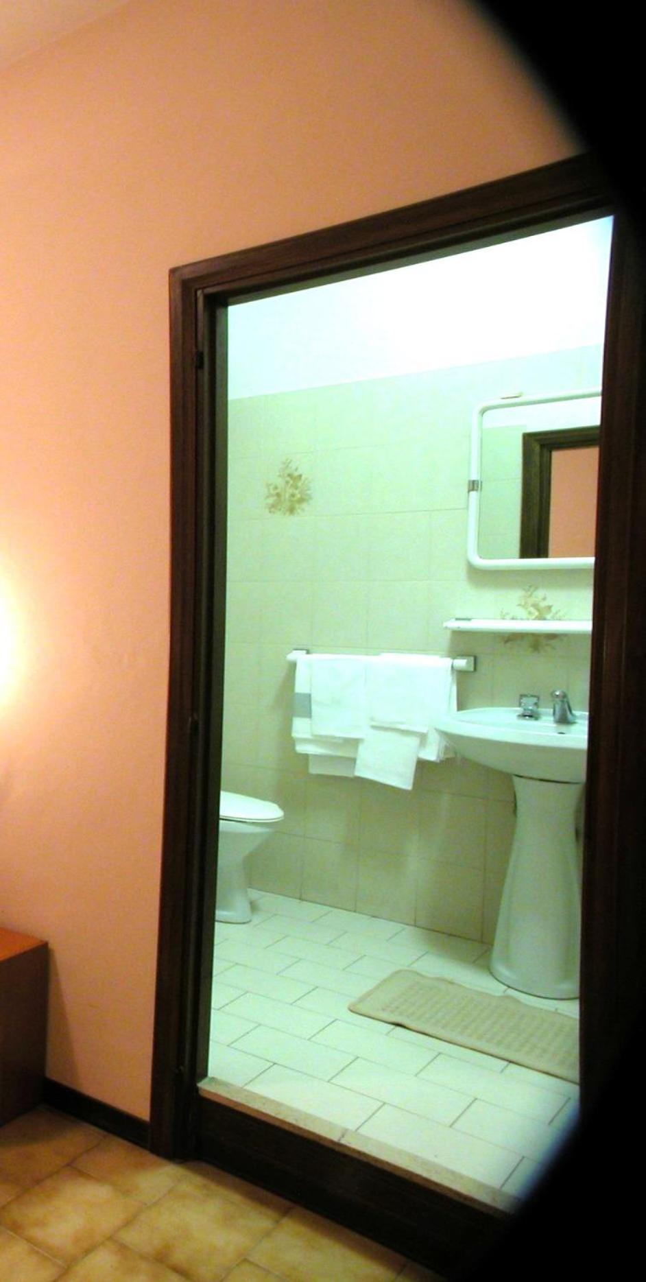 Albergo-Ristorante"Parco Alle Noci"Tra La Cascata Delle Marmore,Labro E Valle Santa Di S Francesco Rivodutri المظهر الخارجي الصورة