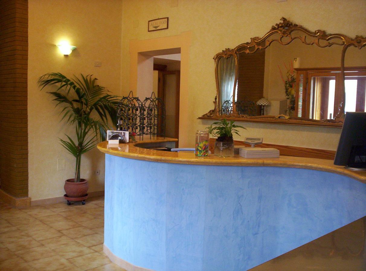 Albergo-Ristorante"Parco Alle Noci"Tra La Cascata Delle Marmore,Labro E Valle Santa Di S Francesco Rivodutri المظهر الخارجي الصورة